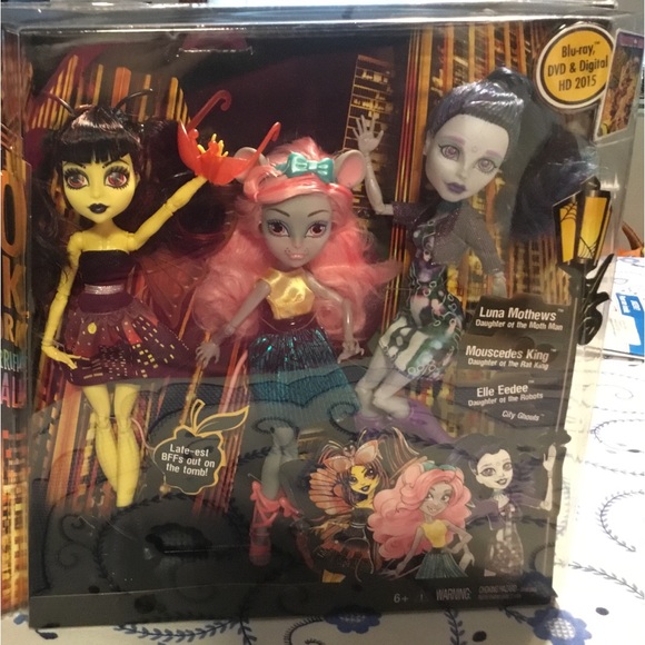 Monster High Elle Eedee, Luna Mothews, and Mouscedes King Boo York - Picture 1 of 4